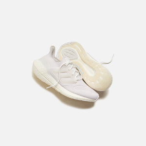 adidas Ultraboost 22 - White / Cloud White / Crystal White 1