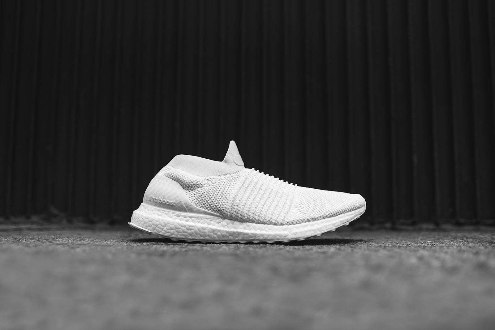 adidas originals ultraboost laceless