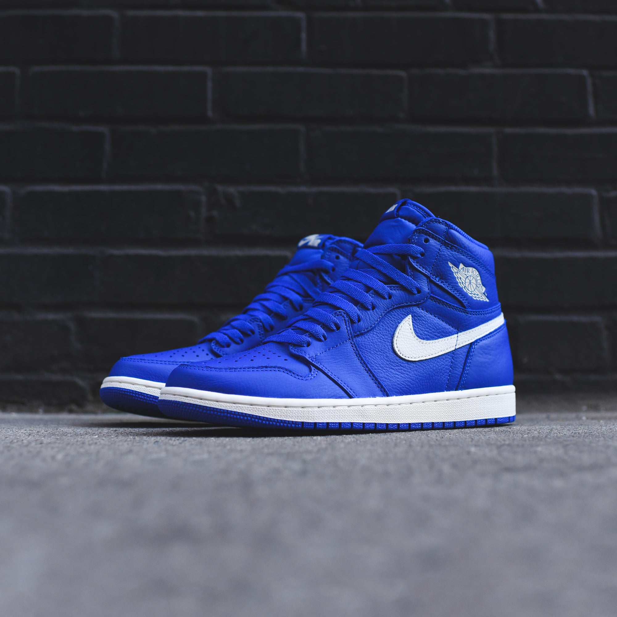 jordan 1 hyper royal white laces