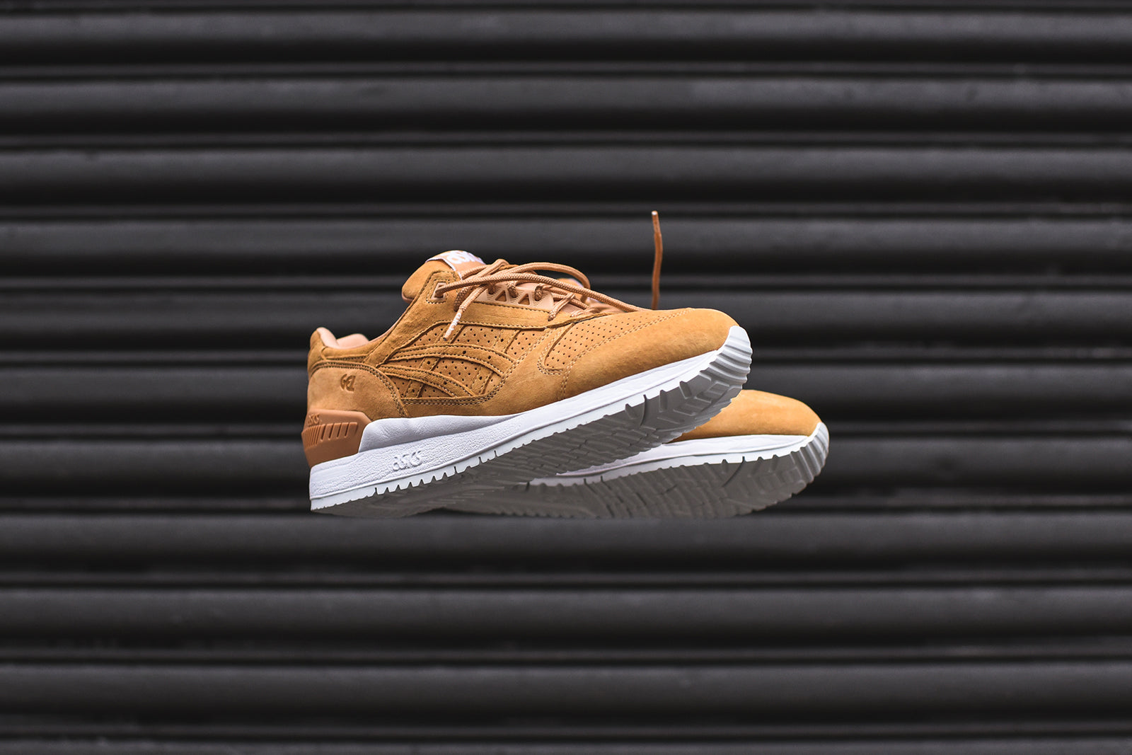 asics gel respector clay