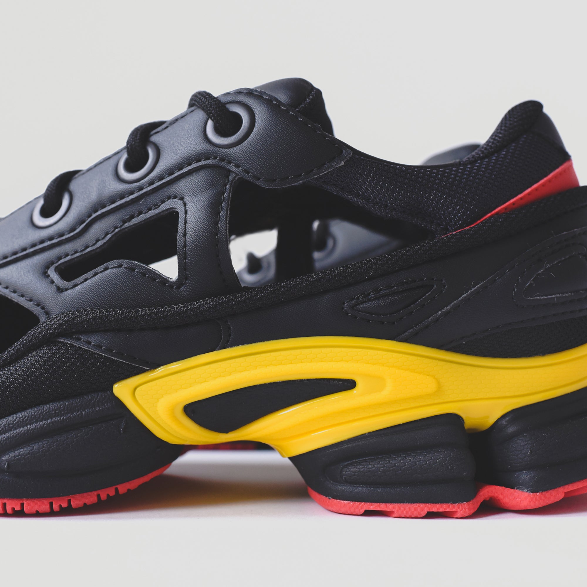 raf simons ozweego black yellow