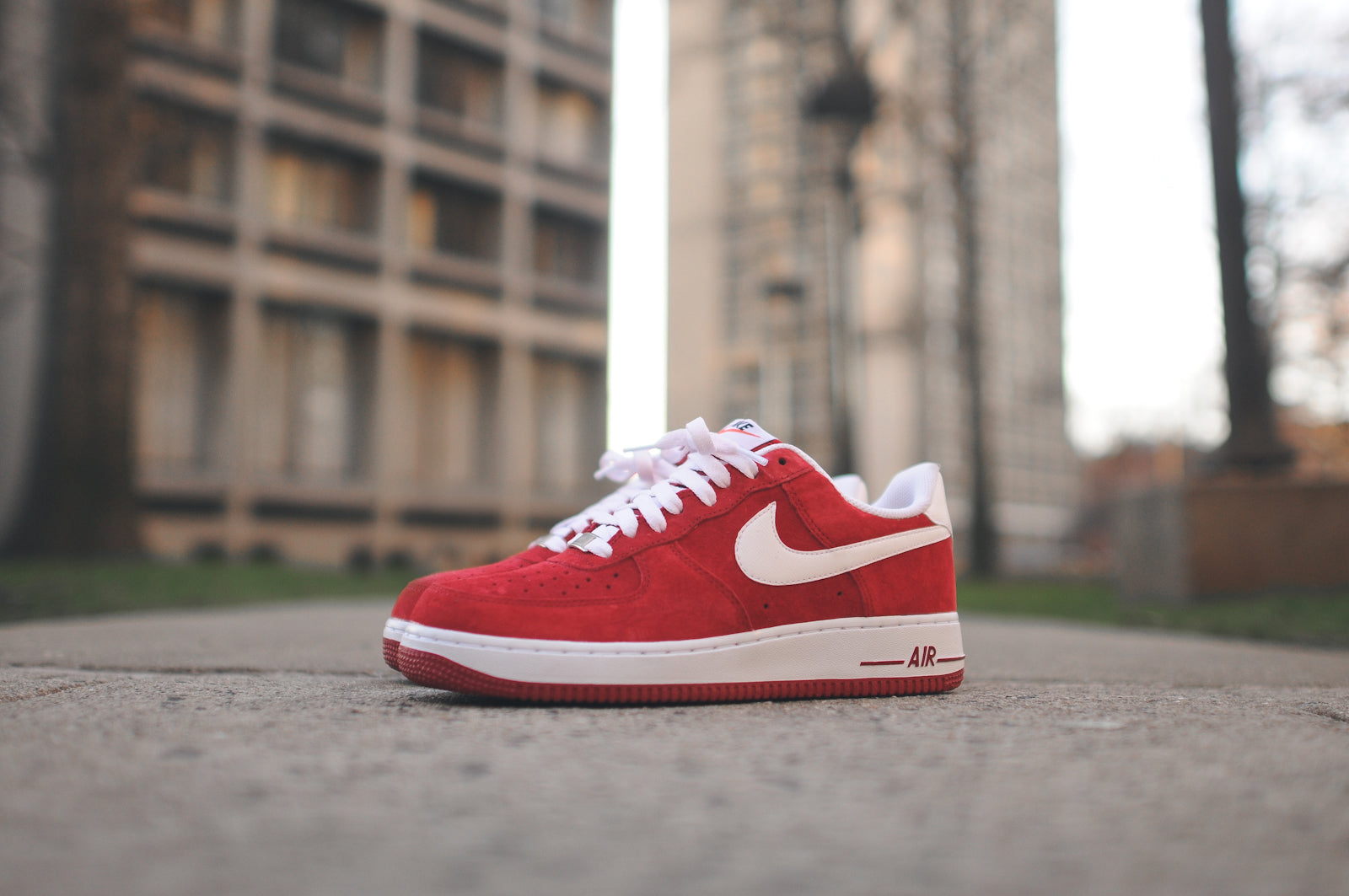 nike air force 1 gym red low