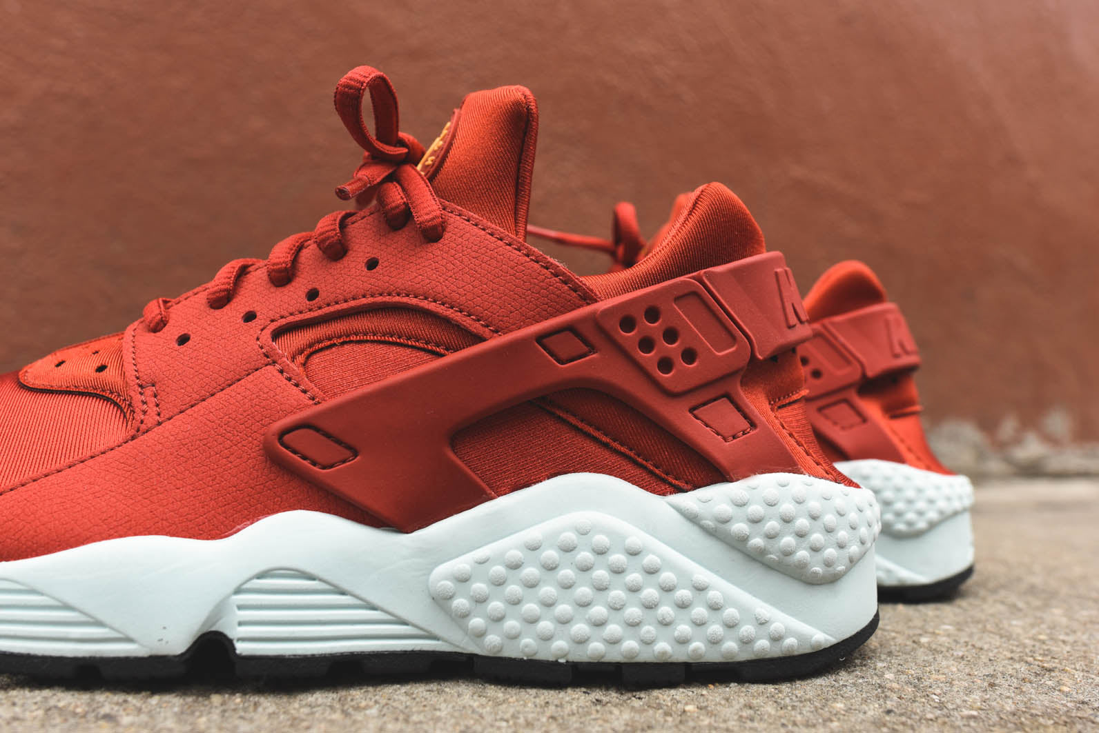 cinnabar nike huarache