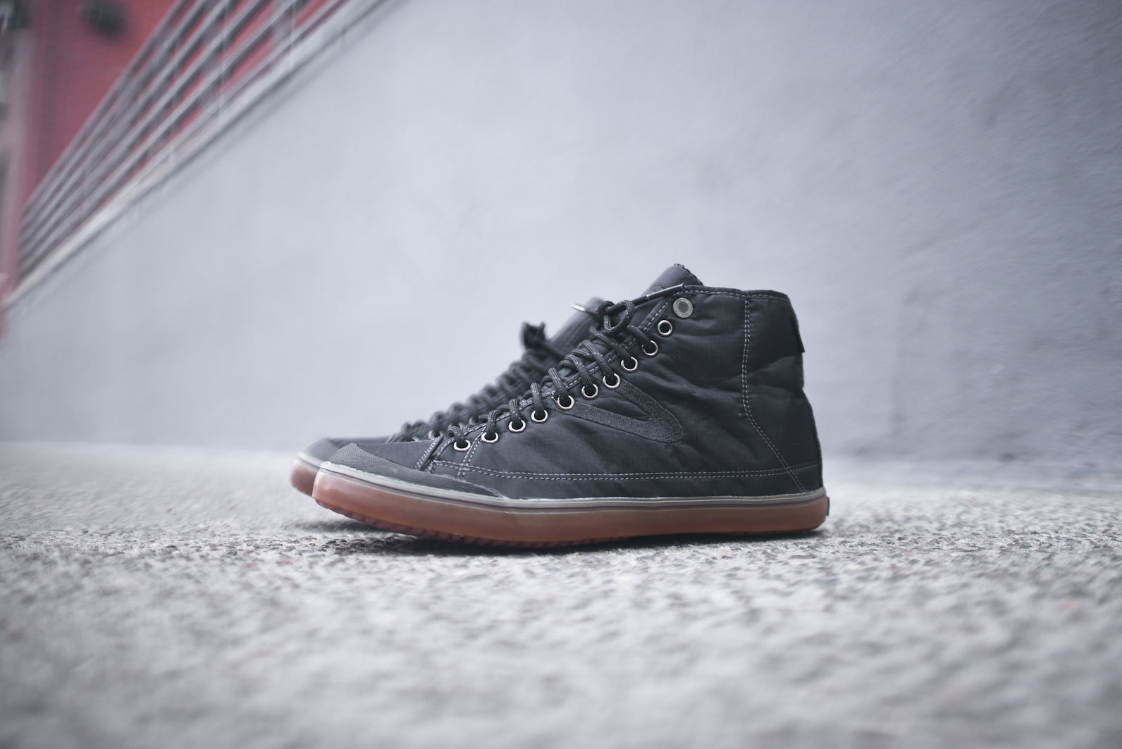 Tretorn Skymra Mid SL GTX - Black / Gum @ KITH NYC – Kith