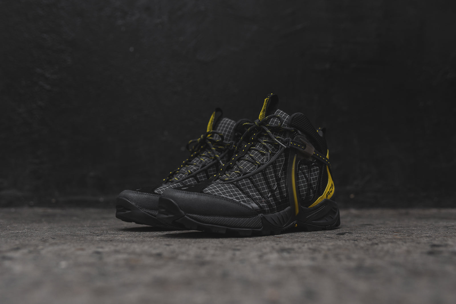 Nike ACG Air Zoom OG Boot Black / Yellow – Kith