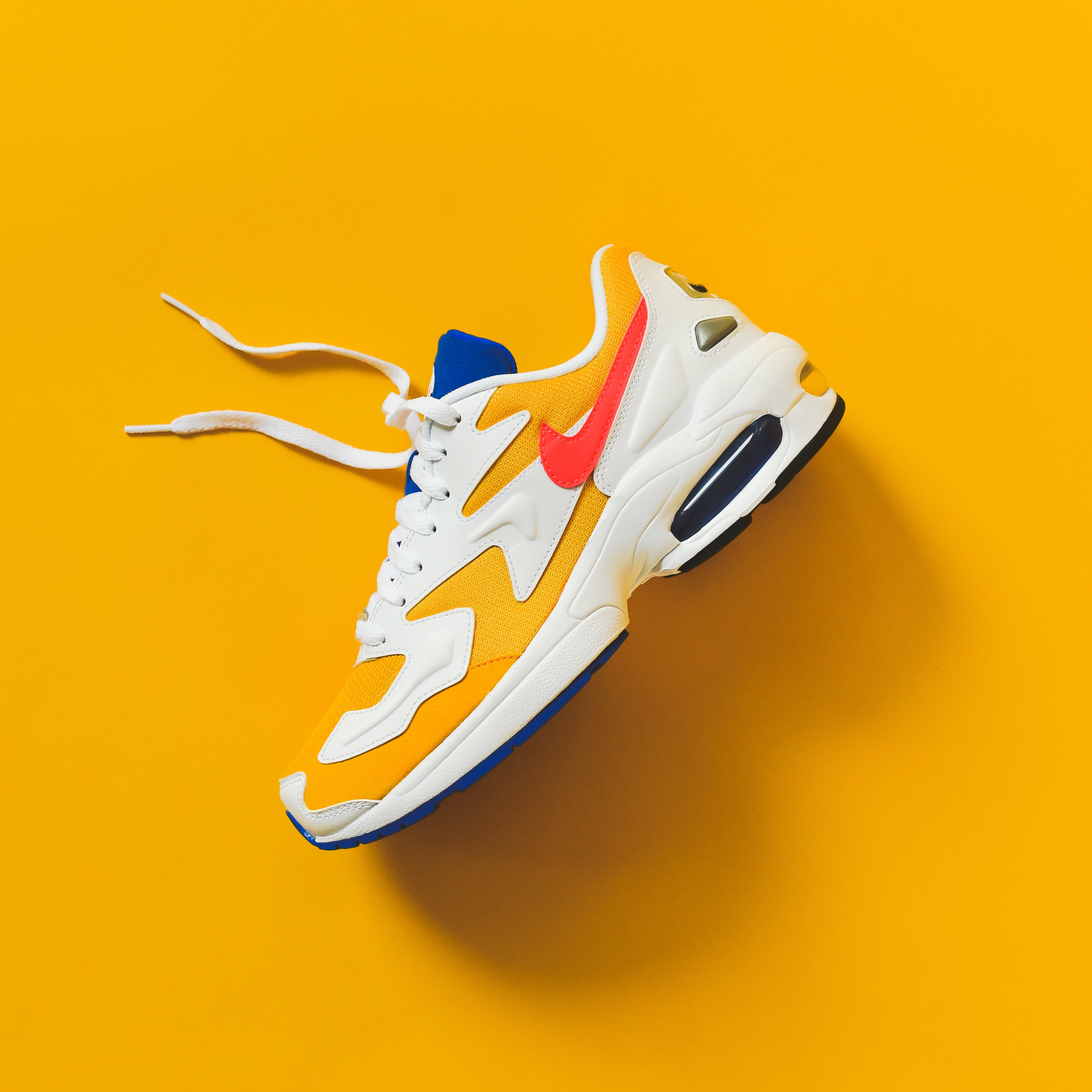 nike air max2 light university gold