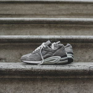 New Balance 990 v2 - Grey / Dark Grey / White 2