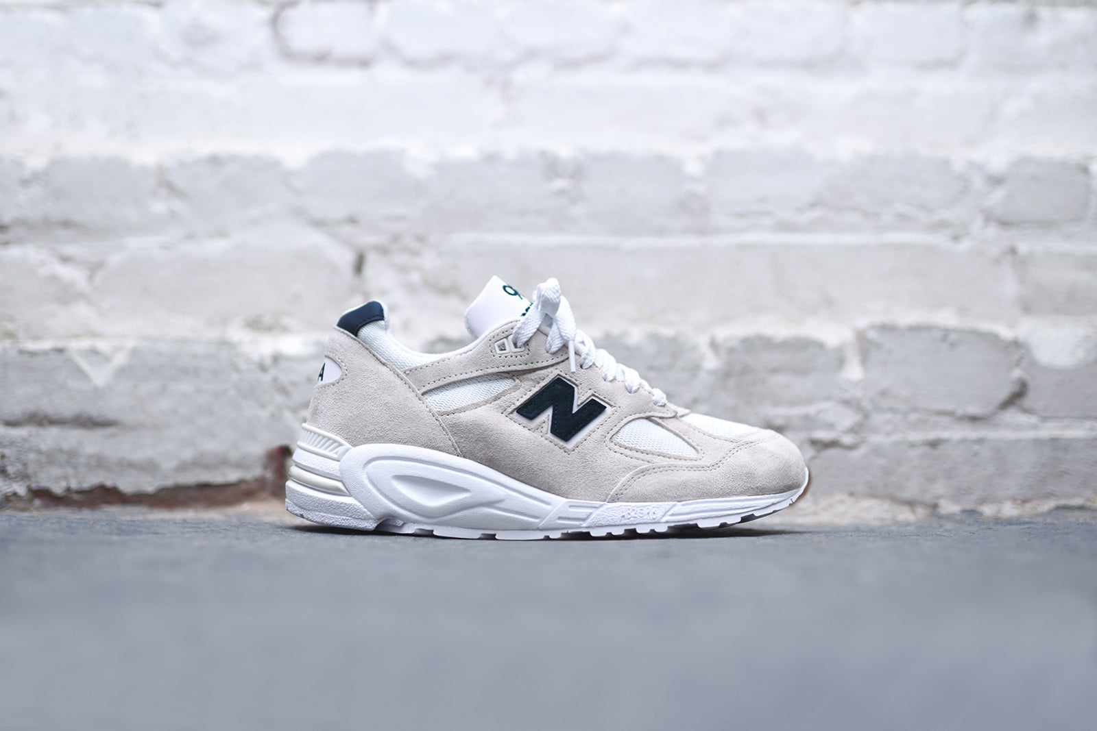 new balance m990 v2 white