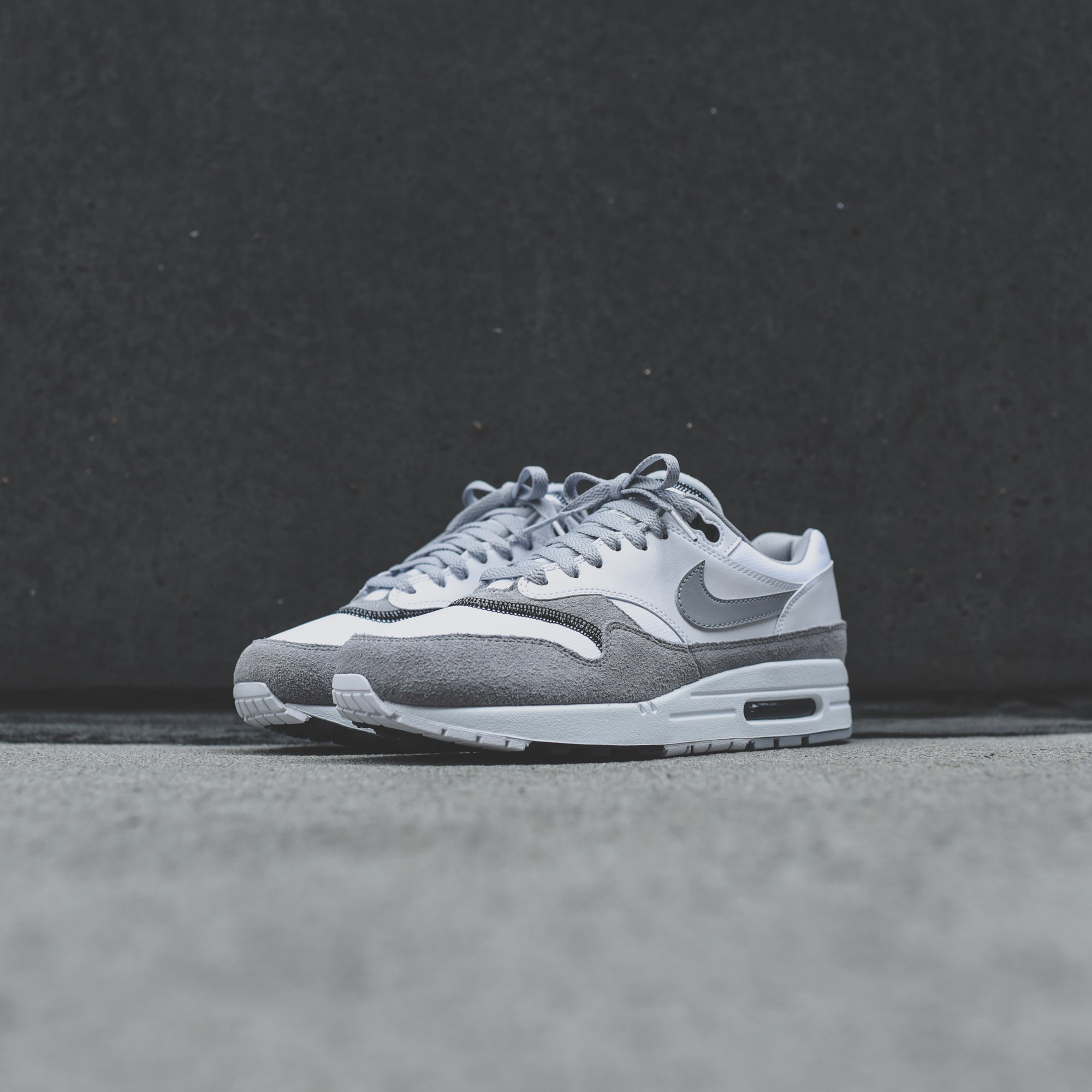 air max 1 white wolf grey black