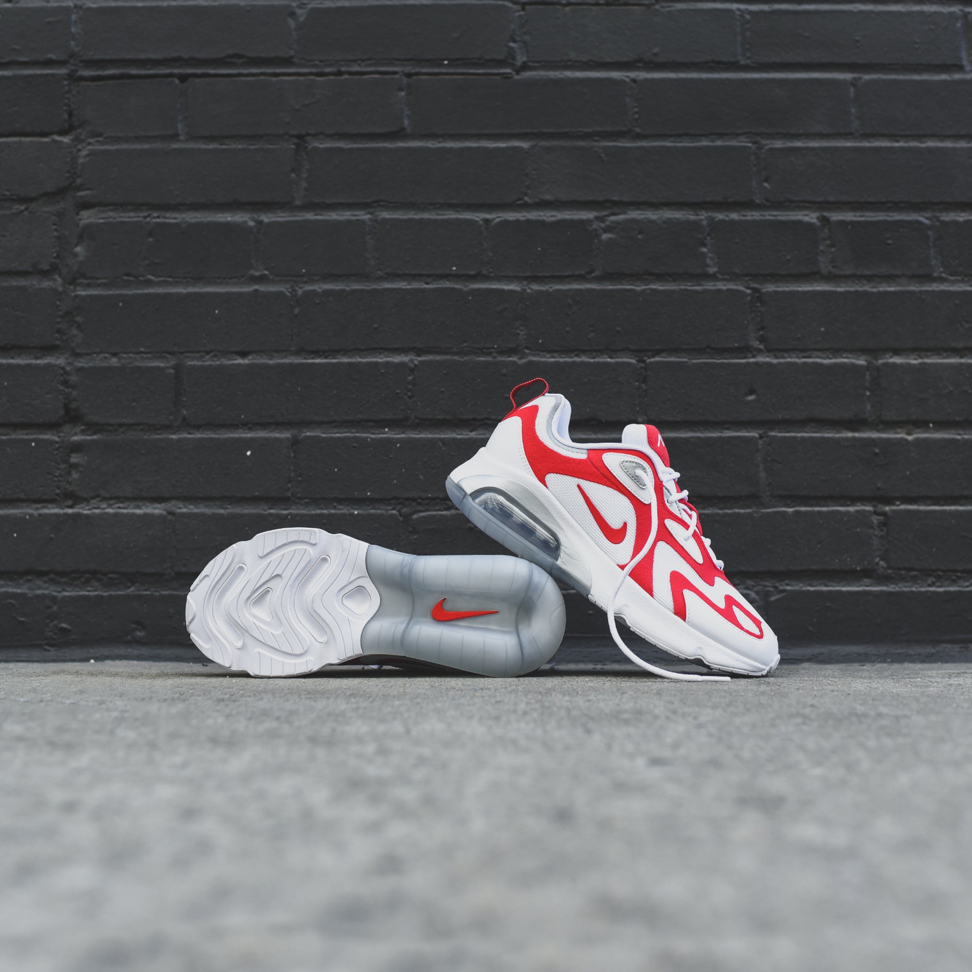 nike air max 200 white university red