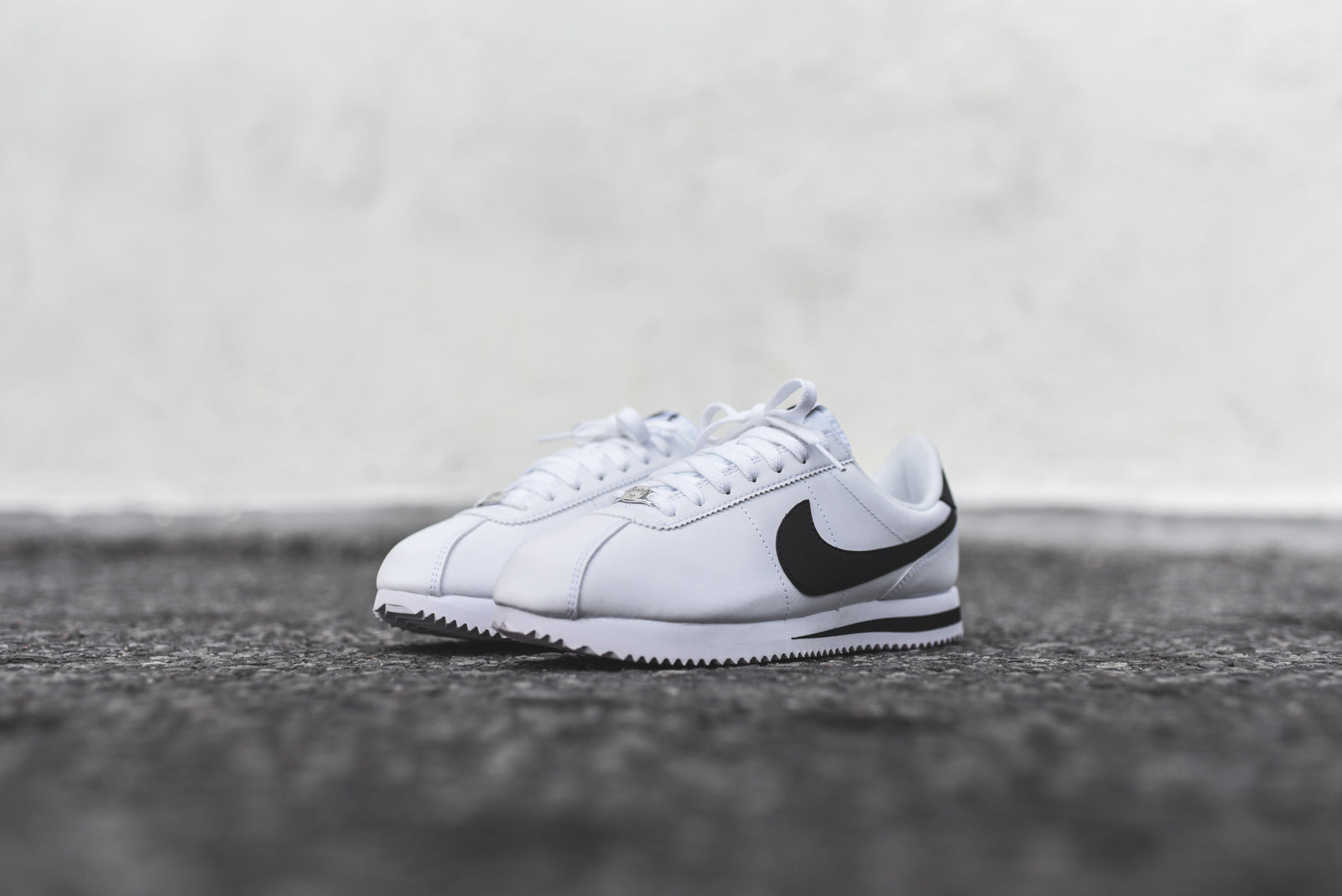 Nike Cortez WMNS Black/White DZ2795-001 Release Date