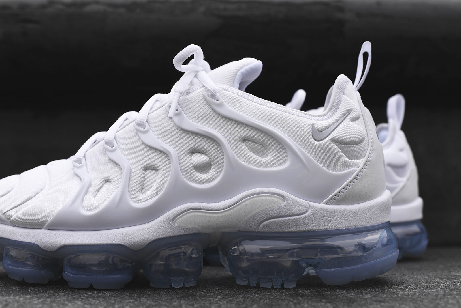 Nike Air VaporMax Plus - White 