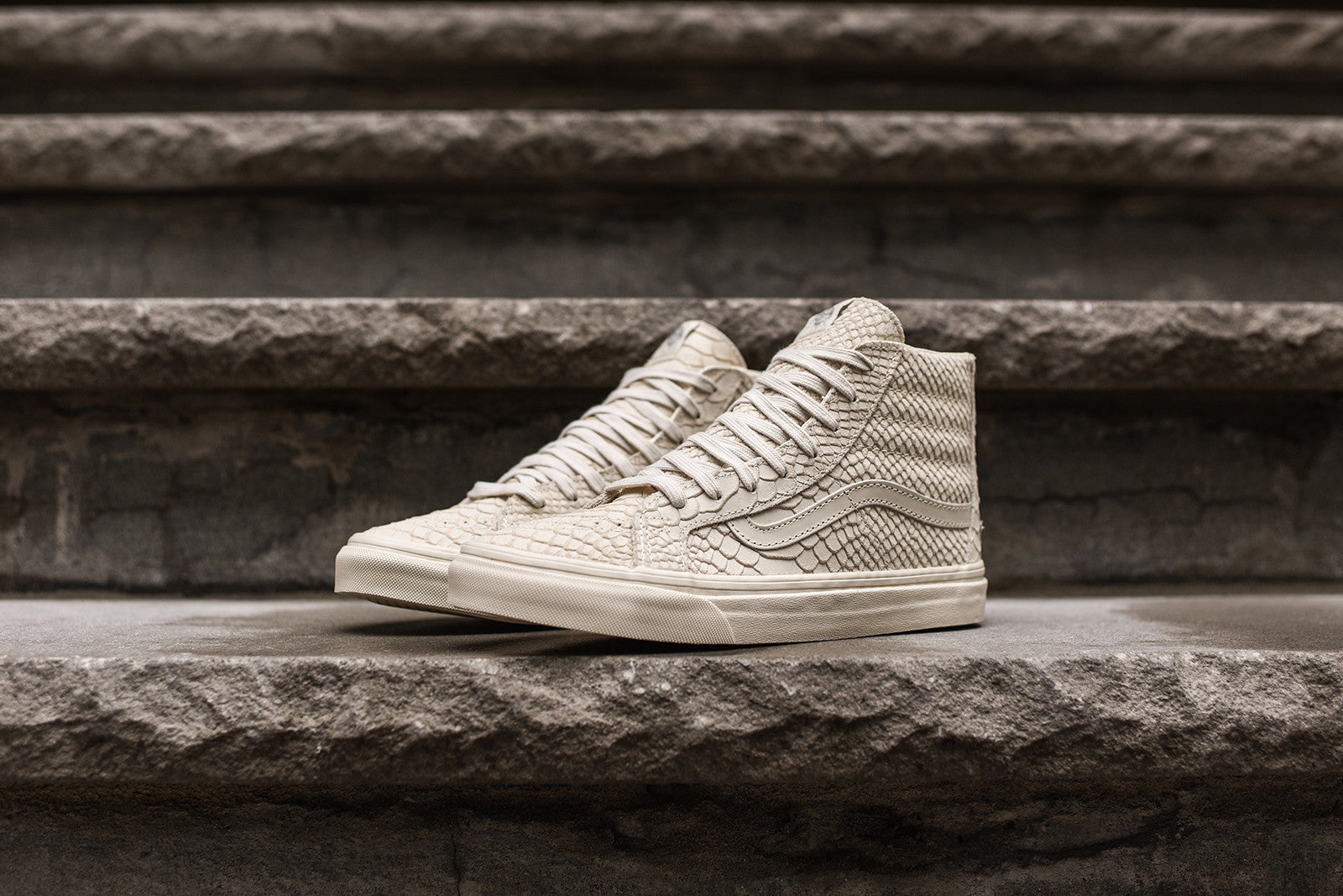 vans sk8 hi slim zip white