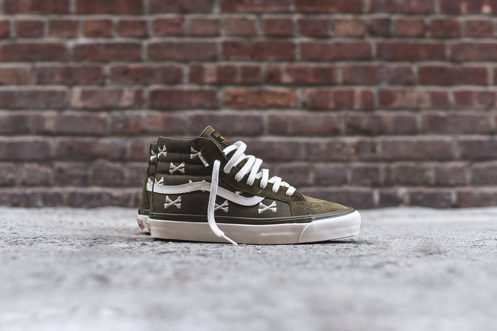 vans crossbones