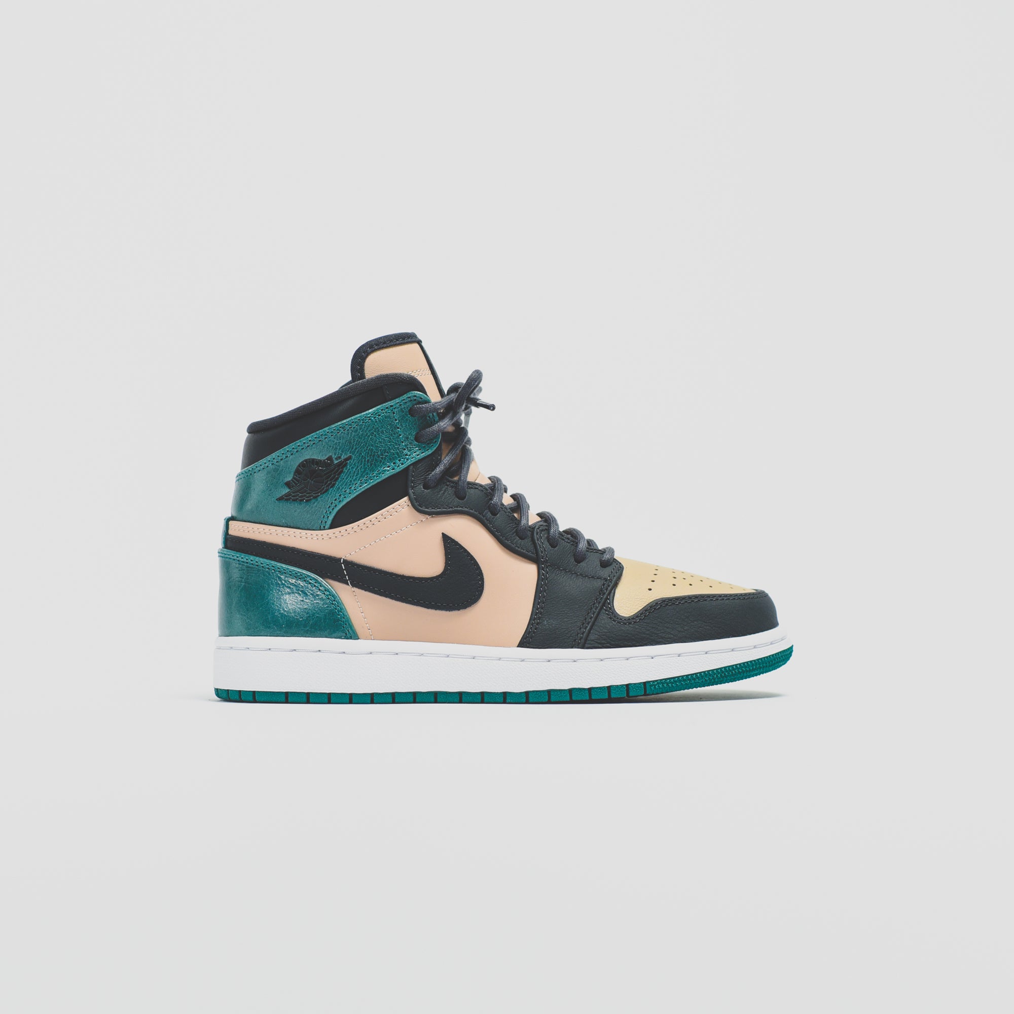 Nike WMNS Air Jordan 1 High Premium 