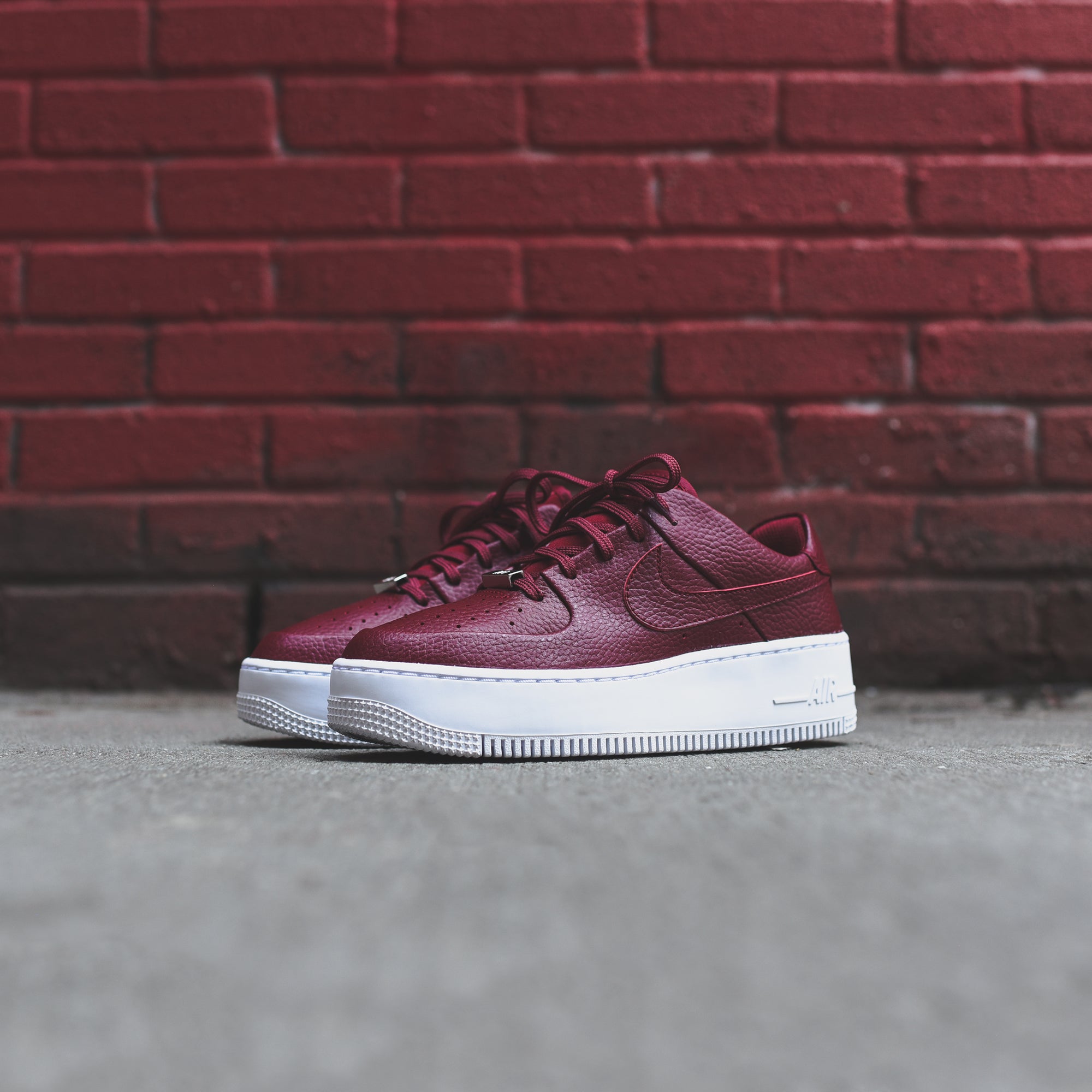 nike wmns air force 1 sage low