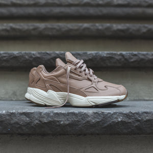 nude falcon adidas