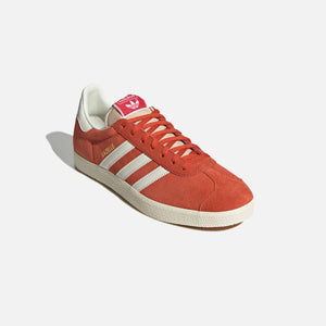 adidas Gazelle - Preloved Red Off White / Cream White –