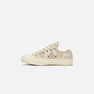 pale vanilla converse