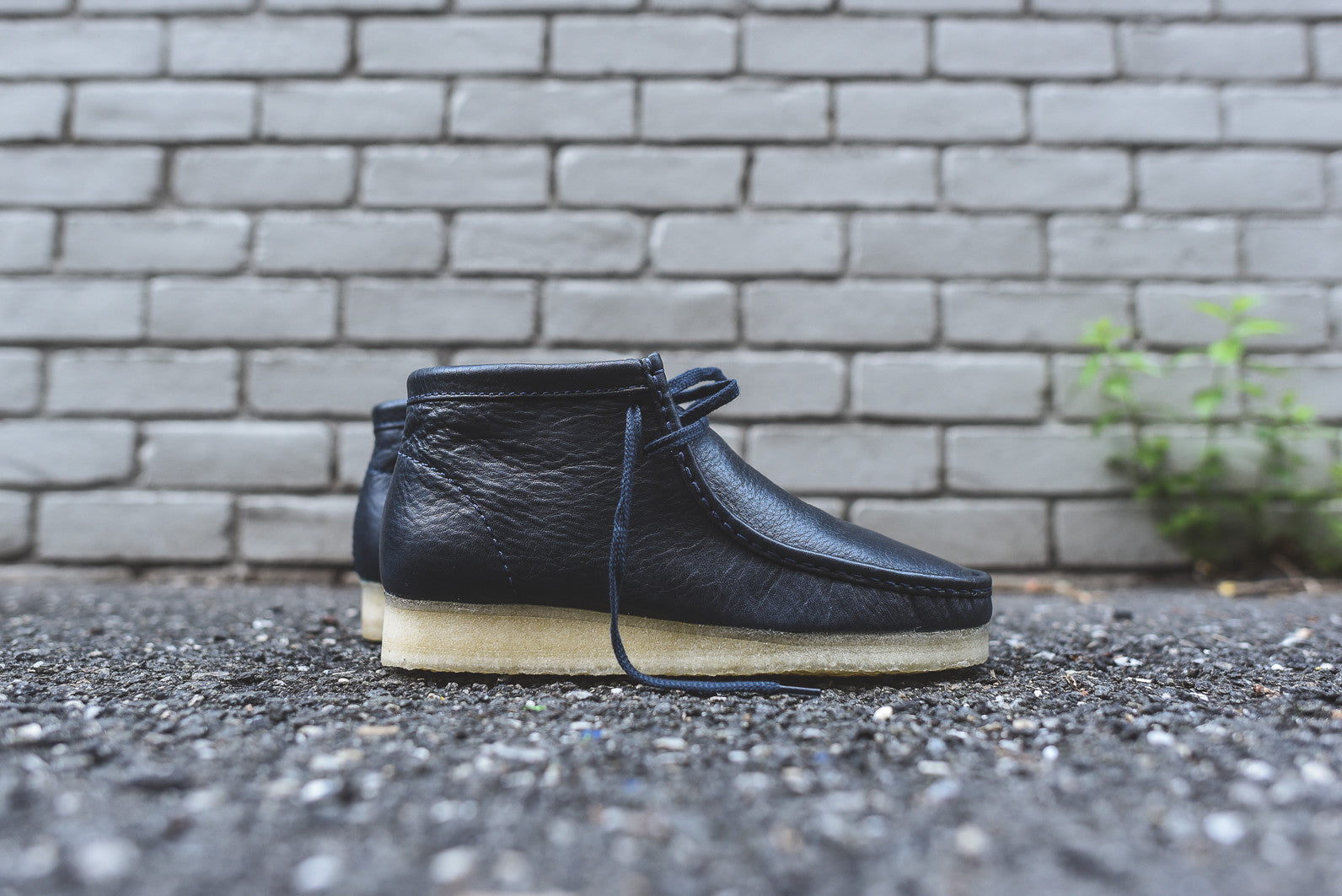 clarks wallabees navy