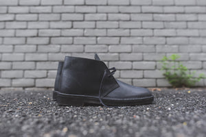 clarks leather desert boots black