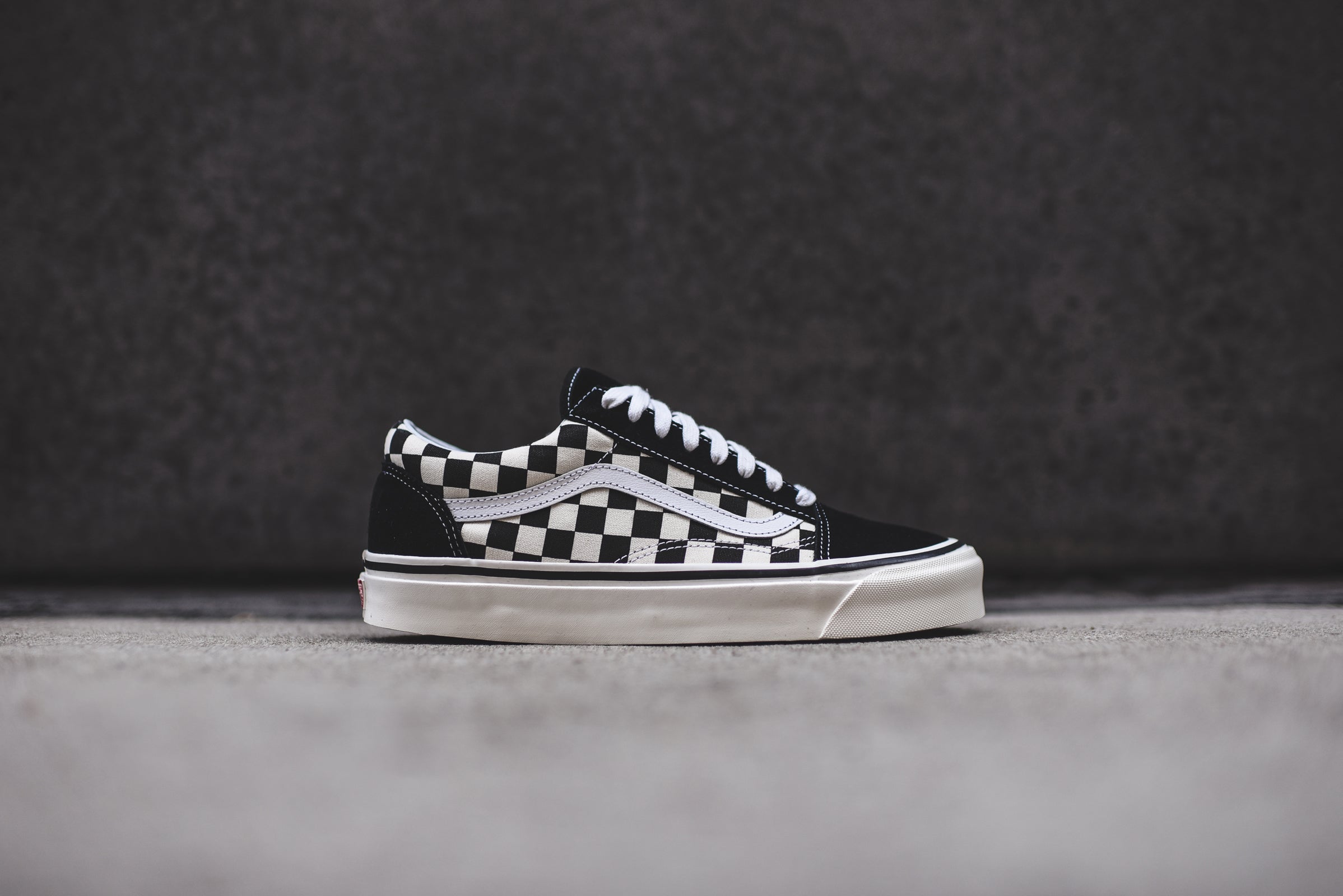 vans checkerboard old skool size 6