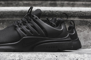 nike air presto essential triple black