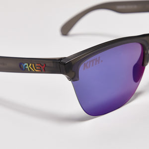 kith oakley goggles