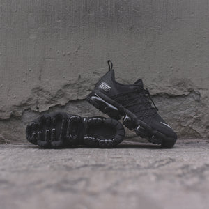 nike running vapormax utility trainers in black