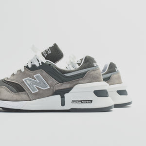 new balance grey day 2019