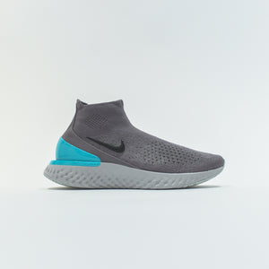 nike rise react flyknit w