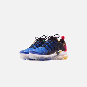 nike air vapormax plus black/university gold/astronomy blue