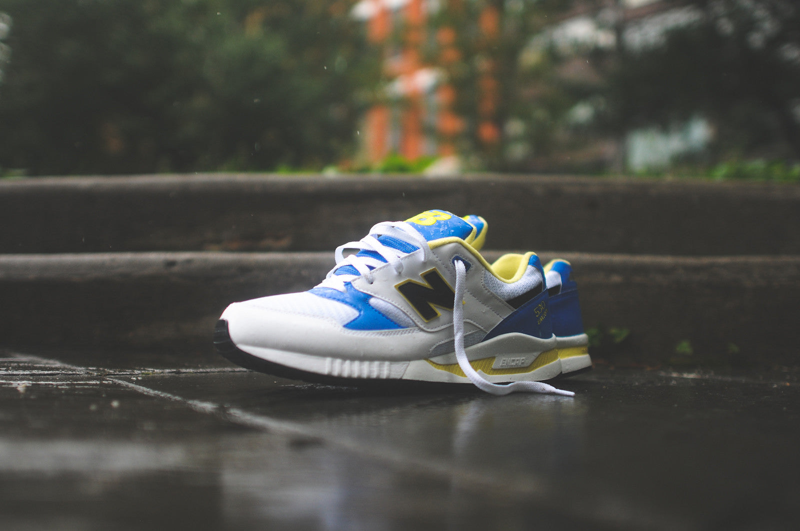 NewBalance530WhiteBlueYellow9.