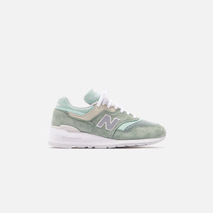 new balance mint