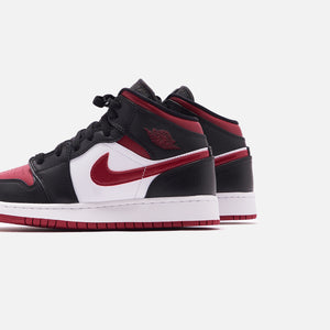 Air Jordan 1 Mid - Black / Noble Red 