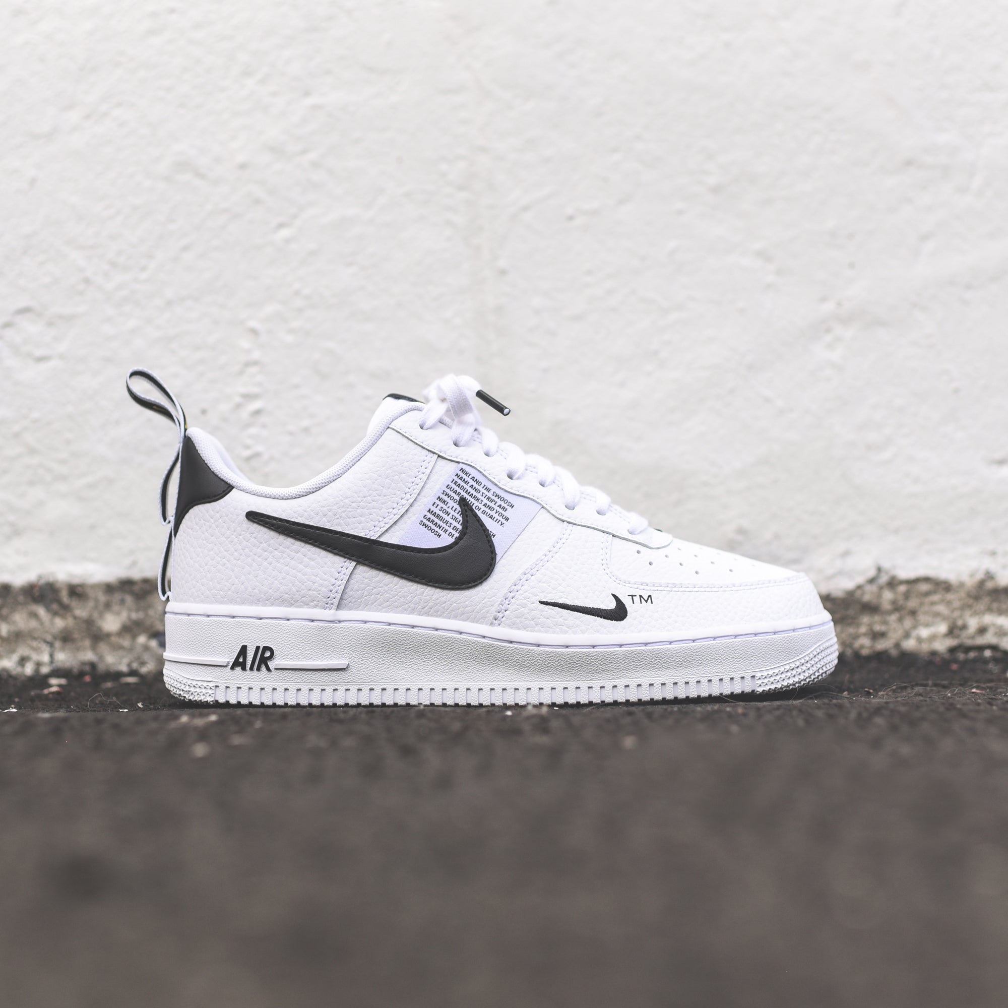 nike air tm white