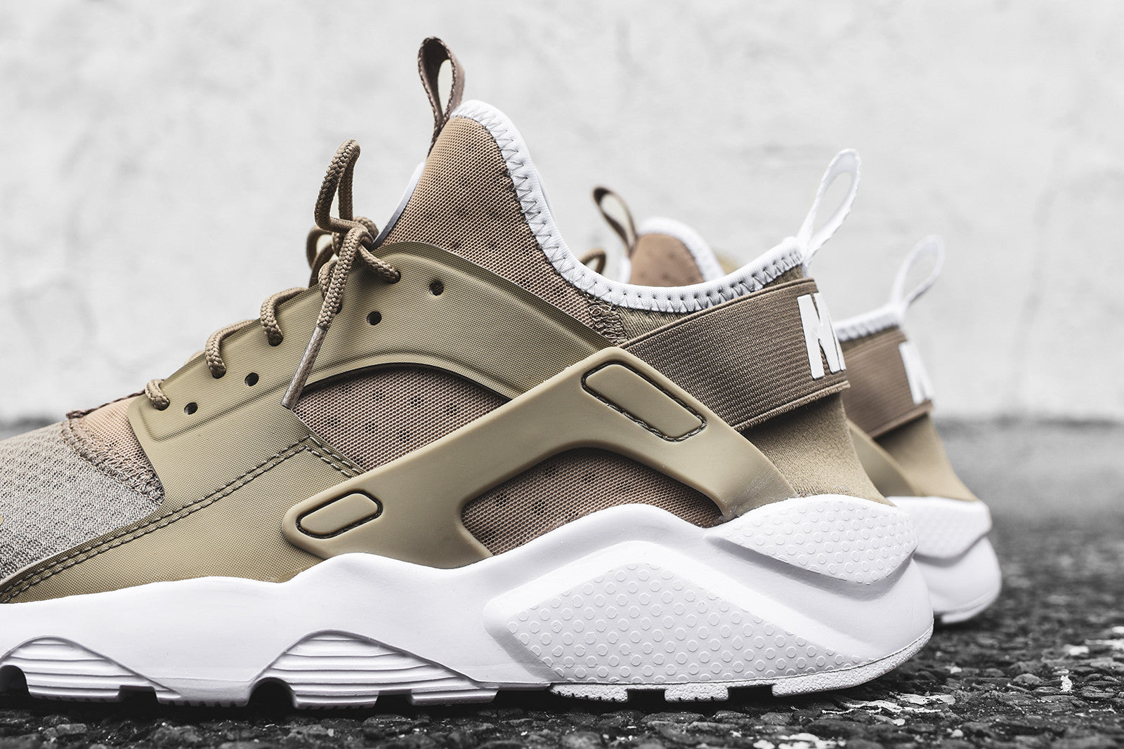 nike huarache khaki