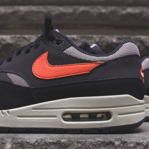 nike air max 1 black orange