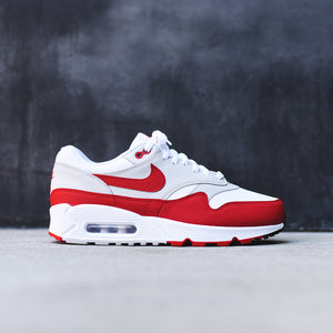 red black and white nike air max 90