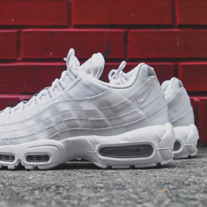 air max 95s all white