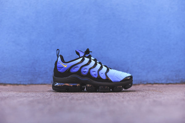 vapormax plus hyper blue on feet