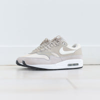 air max 1 string sail