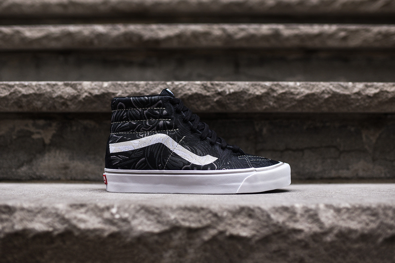 vans sk8 black white