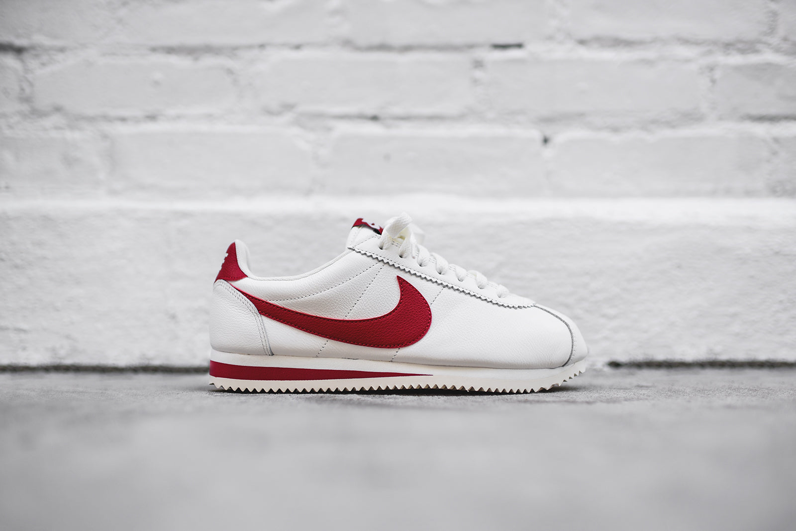 nike cortez white red