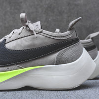 nike moon racer volt