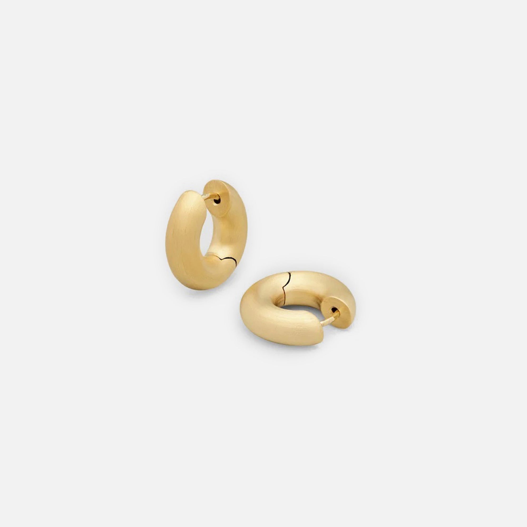 Tom Wood Chunky Hoops Satin Small - Gold – Kith