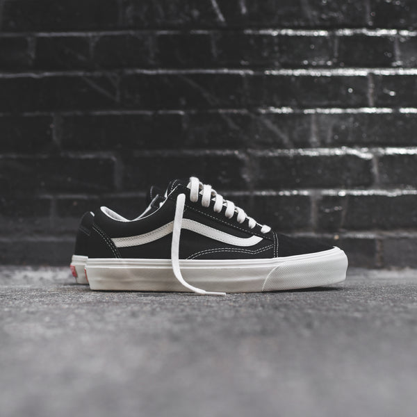 vans black og