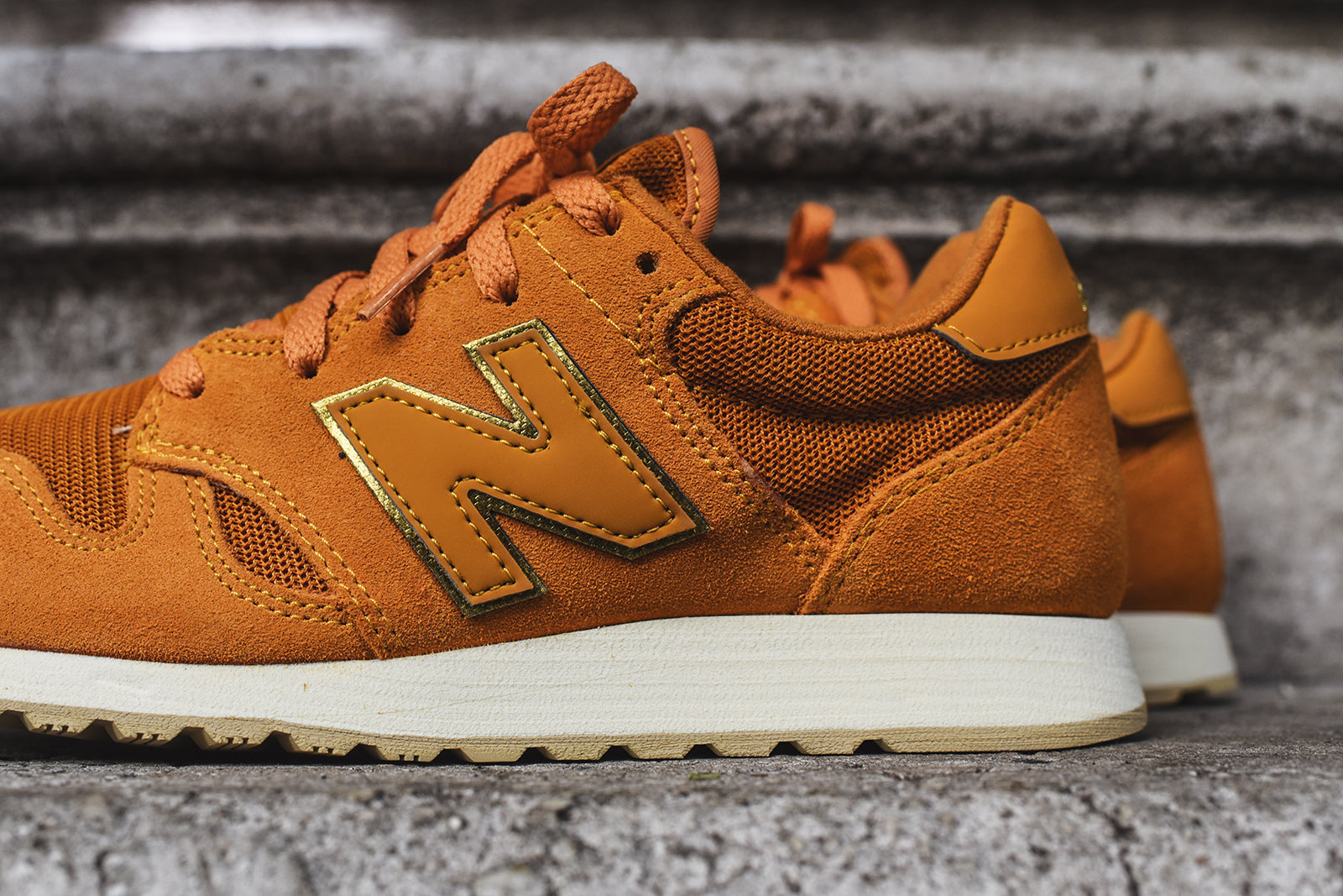 new balance orange