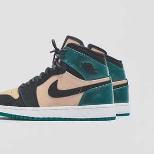 Nike WMNS Air Jordan 1 High Premium 