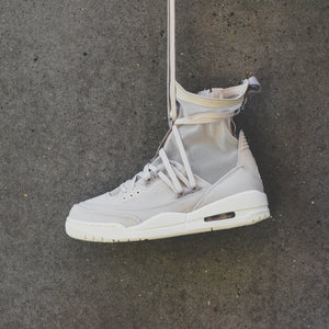 Nike WMNS Air Jordan 3 Explorer Lite 